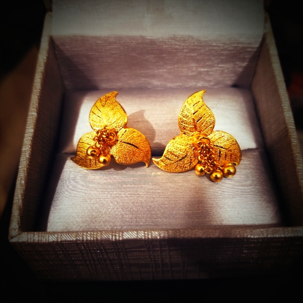 24K Gold One of A kind Screw'Back Earrings♡